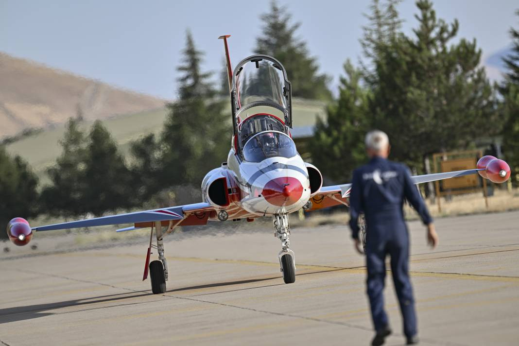 Türk Yıldızları’ndan 30 Ağustos’ta Anıtkabir’de saygı uçuşu - Resim: 18